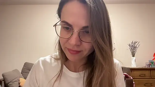 Snapshot of AnnieLove7722 chatting on November 2025 06:21:01 PM AnnieLove7722 online show from November 2025 06:21:01 PM