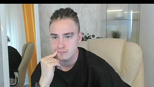 LipEthan online show from September 2025 03:16:01 PM