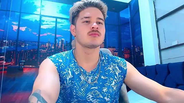 AlexPiersss online show from October 2025 07:03:02 PM