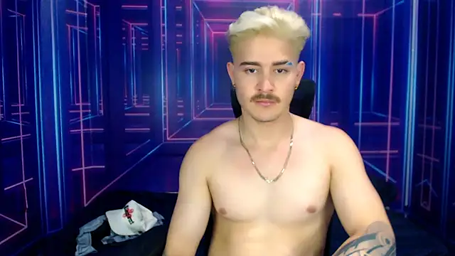 AlexPiersss online show from October 2025 07:14:02 PM