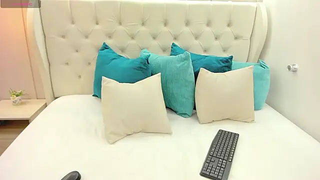 ivy aoki online show from October 2025 05:21:01 PM