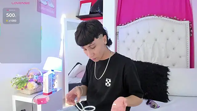 Snapshot of XaanderGrey chatting on November 2025 08:27:02 PM XaanderGrey online show from November 2025 08:27:02 PM