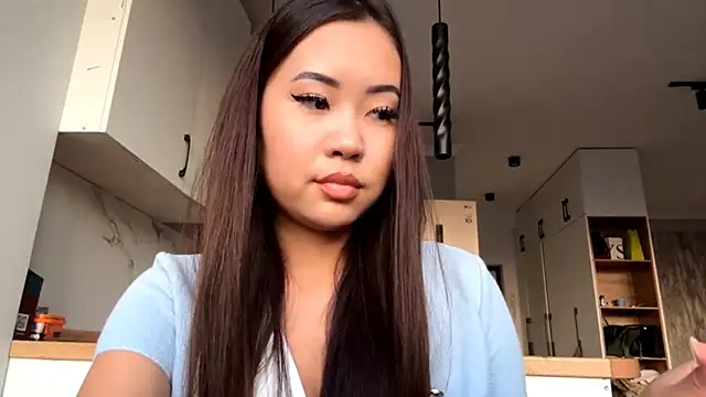 Ur neighbor Kira online show from October 2025 12:05:01 PM