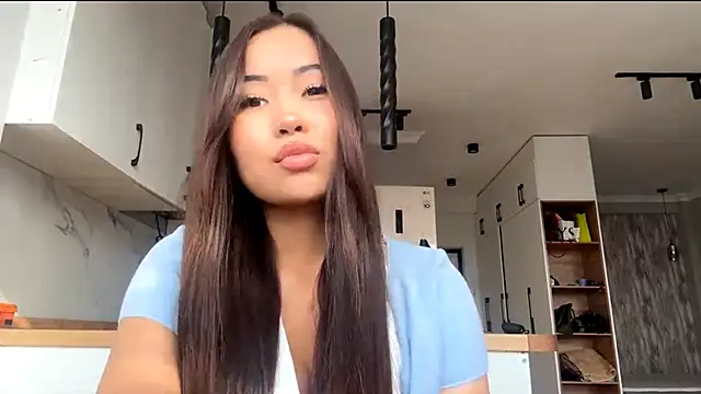 Ur neighbor Kira online show from October 2025 09:20:01 AM