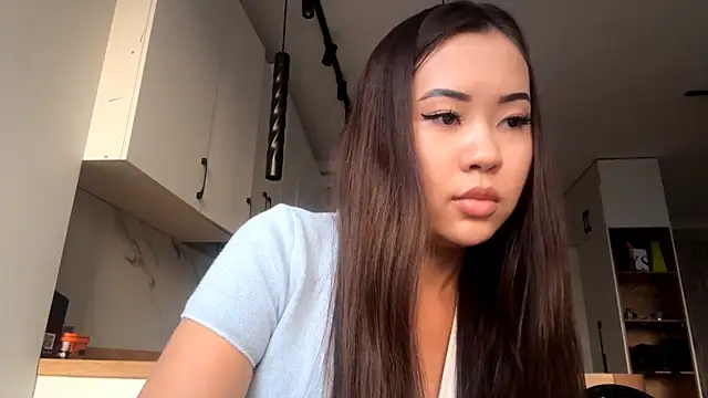 Ur neighbor Kira online show from October 2025 11:51:02 AM