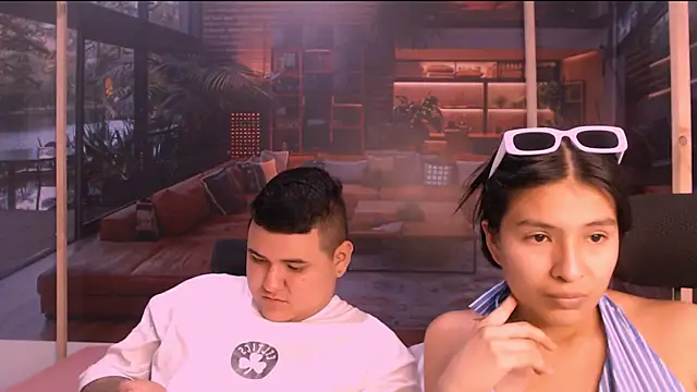 Snapshot of Charly_and_laura chatting on October 2025 07:12:01 PM Charly and laura online show from October 2025 07:12:01 PM