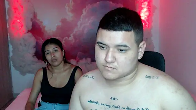 Snapshot of Charly_and_laura chatting on October 2025 07:03:01 PM Charly and laura online show from October 2025 07:03:01 PM