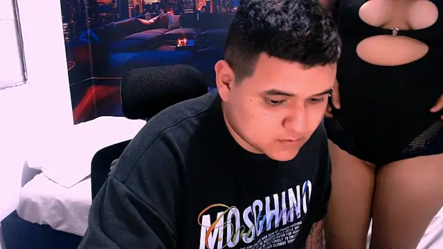 Snapshot of Charly_and_laura chatting on October 2025 07:12:01 PM Charly and laura online show from October 2025 07:12:01 PM