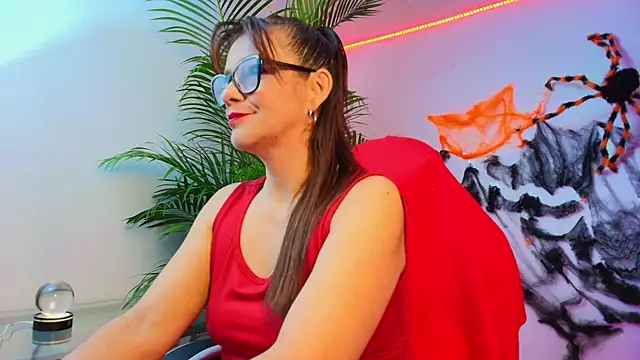 Carol Miss2 online show from October 2025 10:15:01 AM