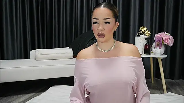 Snapshot of xJuliaax chatting on October 2025 06:07:02 PM xJuliaax online show from October 2025 06:07:02 PM