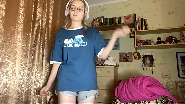 xX Looola Xx online show from October 2025 05:44:02 PM