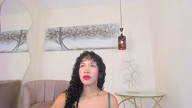 Snapshot of annalise_goerts chatting on October 2025 12:50:02 PM annalise goerts online show from October 2025 12:50:02 PM