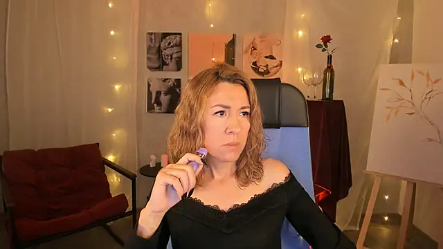 Snapshot of DonnaSmitth chatting on October 2025 03:24:01 PM DonnaSmitth online show from October 2025 03:24:01 PM