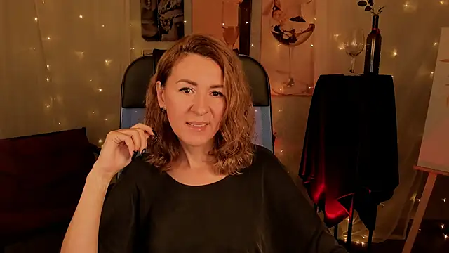 Snapshot of DonnaSmitth chatting on October 2025 04:19:01 PM DonnaSmitth online show from October 2025 04:19:01 PM