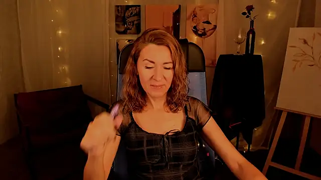 Snapshot of DonnaSmitth chatting on October 2025 03:25:02 PM DonnaSmitth online show from October 2025 03:25:02 PM