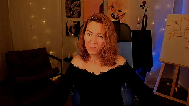 Snapshot of DonnaSmitth chatting on October 2025 03:24:02 PM DonnaSmitth online show from October 2025 03:24:02 PM