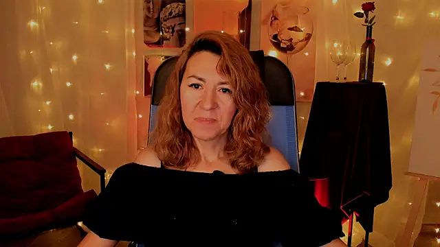 Snapshot of DonnaSmitth chatting on November 2025 10:07:01 AM DonnaSmitth online show from November 2025 10:07:01 AM