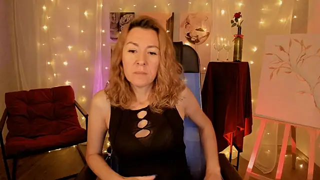 Snapshot of DonnaSmitth chatting on December 2025 12:25:02 PM DonnaSmitth online show from December 2025 12:25:02 PM