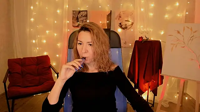 Snapshot of DonnaSmitth chatting on December 2025 12:25:01 PM DonnaSmitth online show from December 2025 12:25:01 PM