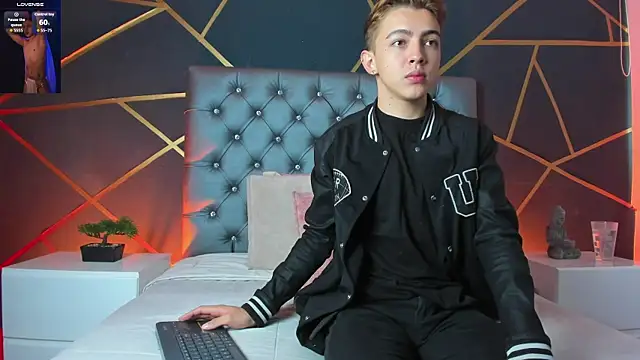 Snapshot of Lian_Miller1_ chatting on October 2025 12:30:01 PM Lian Miller1 online show from October 2025 12:30:01 PM