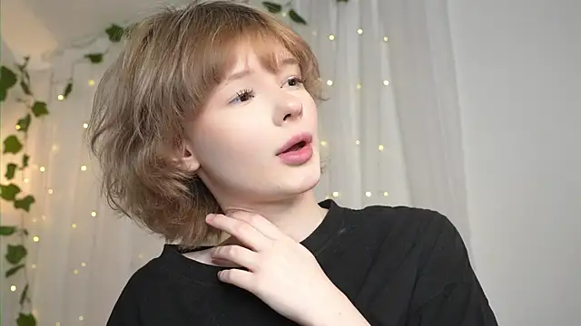 misska   online show from October 2025 08:48:02 AM