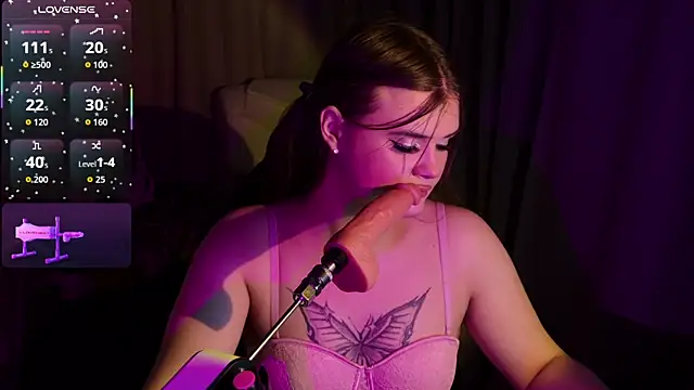 Snapshot of EvaaLane chatting on October 2025 03:44:02 PM EvaaLane online show from October 2025 03:44:02 PM