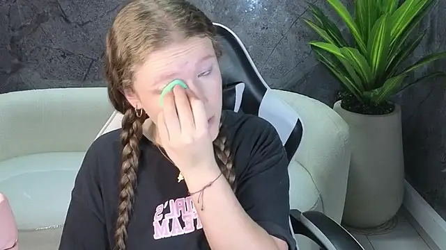 carla tp online show from October 2025 12:42:02 PM