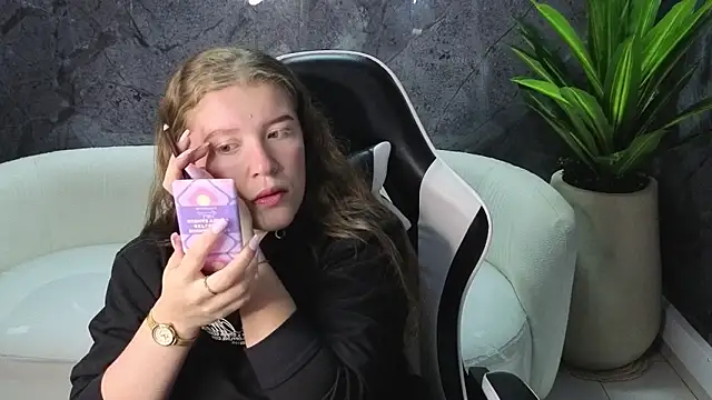 carla tp online show from November 2025 12:49:01 PM