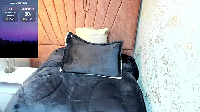 Snapshot of Issa_Milf__ chatting on October 2025 12:52:02 PM Issa Milf online show from October 2025 12:52:02 PM