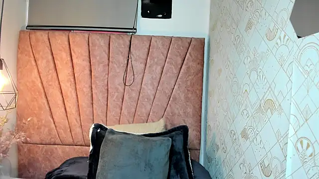 Snapshot of Issa_Milf__ chatting on November 2025 12:13:01 PM Issa Milf online show from November 2025 12:13:01 PM