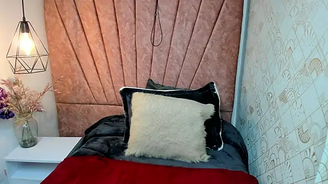 Snapshot of Issa_Milf__ chatting on November 2025 01:22:01 PM Issa Milf online show from November 2025 01:22:01 PM