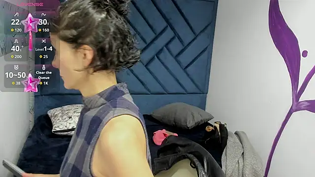 Snapshot of Valery_More__ chatting on October 2025 12:15:02 PM Valery More online show from October 2025 12:15:02 PM