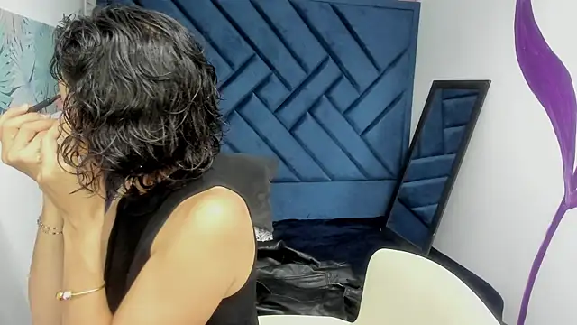 Snapshot of Valery_More__ chatting on October 2025 03:33:02 PM Valery More online show from October 2025 03:33:02 PM