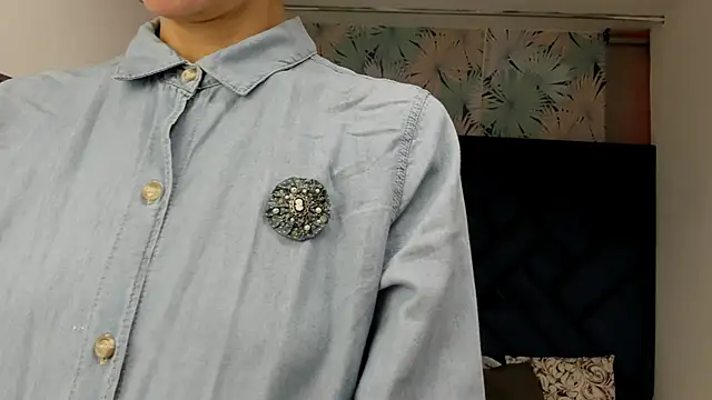 Snapshot of Valery_More__ chatting on October 2025 12:06:02 PM Valery More online show from October 2025 12:06:02 PM