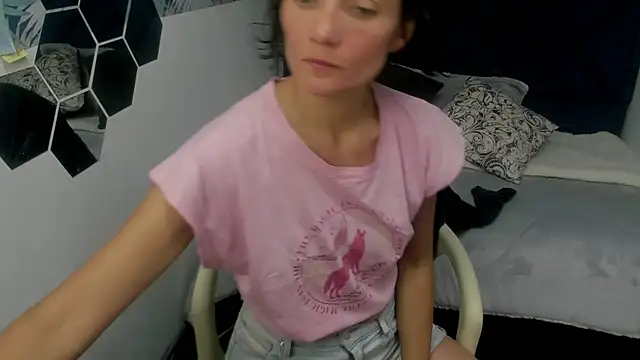 Snapshot of Valery_More__ chatting on October 2025 03:07:01 PM Valery More online show from October 2025 03:07:01 PM