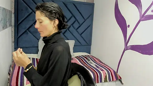 Snapshot of Valery_More__ chatting on November 2025 12:17:01 PM Valery More online show from November 2025 12:17:01 PM