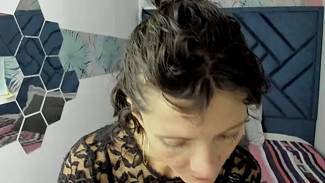 Snapshot of Valery_More__ chatting on November 2025 12:16:01 PM Valery More online show from November 2025 12:16:01 PM