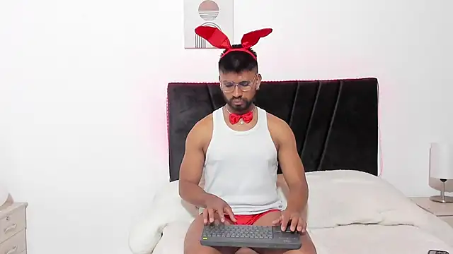 Snapshot of Taylormaccurdy_ chatting on October 2025 01:45:02 PM Taylormaccurdy online show from October 2025 01:45:02 PM