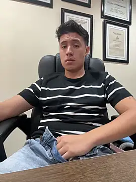 JulianMiami1012 online show from September 2025 05:06:01 PM