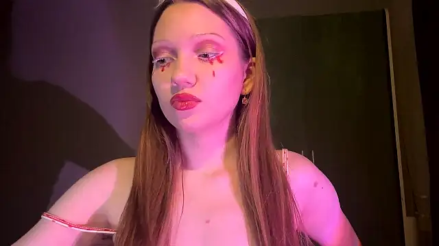 Snapshot of EmiIyKitty chatting on October 2025 07:47:02 PM EmiIyKitty online show from October 2025 07:47:02 PM