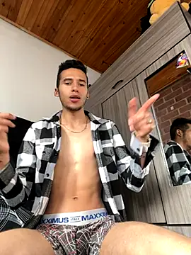 wiland hot23 online show from October 2025 09:23:02 PM