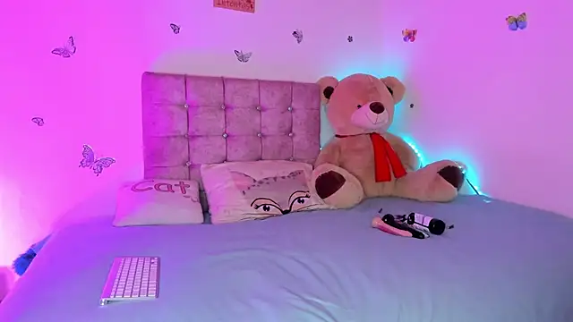 Snapshot of Lia_Roses3x chatting on December 2025 03:16:02 AM Lia Roses3x online show from December 2025 03:16:02 AM