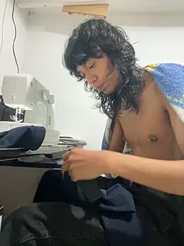 Snapshot of MadamLeRouge chatting on October 2025 10:26:02 PM MadamLeRouge online show from October 2025 10:26:02 PM