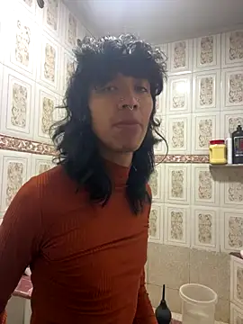 Snapshot of MadamLeRouge chatting on October 2025 11:29:02 PM MadamLeRouge online show from October 2025 11:29:02 PM