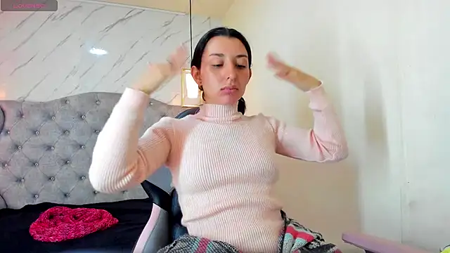 Snapshot of Iris__77 chatting on October 2025 06:20:01 PM Iris 77 online show from October 2025 06:20:01 PM