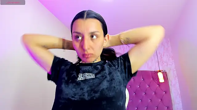 Snapshot of Iris__77 chatting on October 2025 07:15:02 PM Iris 77 online show from October 2025 07:15:02 PM