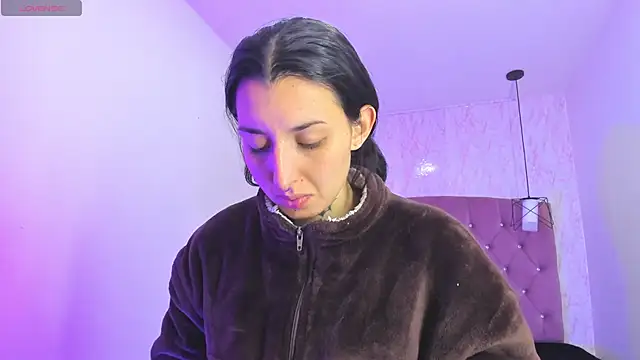 Snapshot of Iris__77 chatting on November 2025 04:07:01 PM Iris 77 online show from November 2025 04:07:01 PM