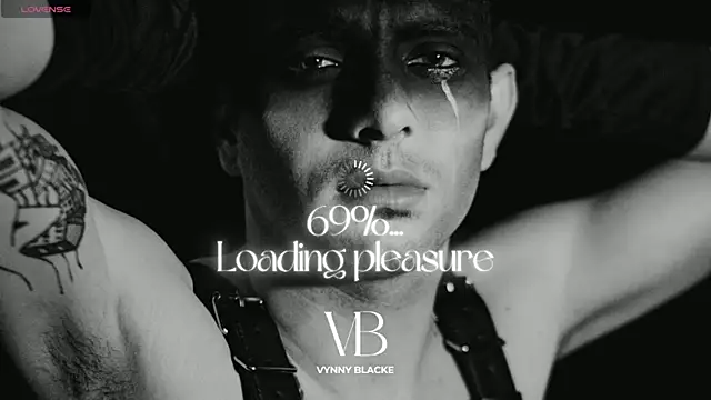 Snapshot of VynnyBlacke_ chatting on October 2025 08:38:01 PM VynnyBlacke online show from October 2025 08:38:01 PM