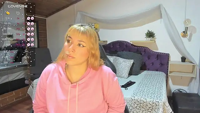 Snapshot of sophialyh_1 chatting on September 2025 01:05:02 PM sophialyh 1 online show from September 2025 01:05:02 PM