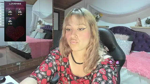 Snapshot of sophialyh_1 chatting on October 2025 01:56:02 PM sophialyh 1 online show from October 2025 01:56:02 PM